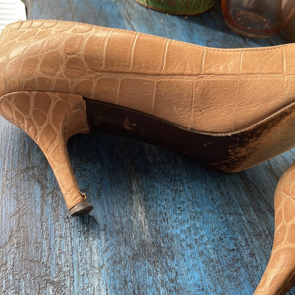 STUART WEITZMAN 8.5 used heels - Picture 7 of 17